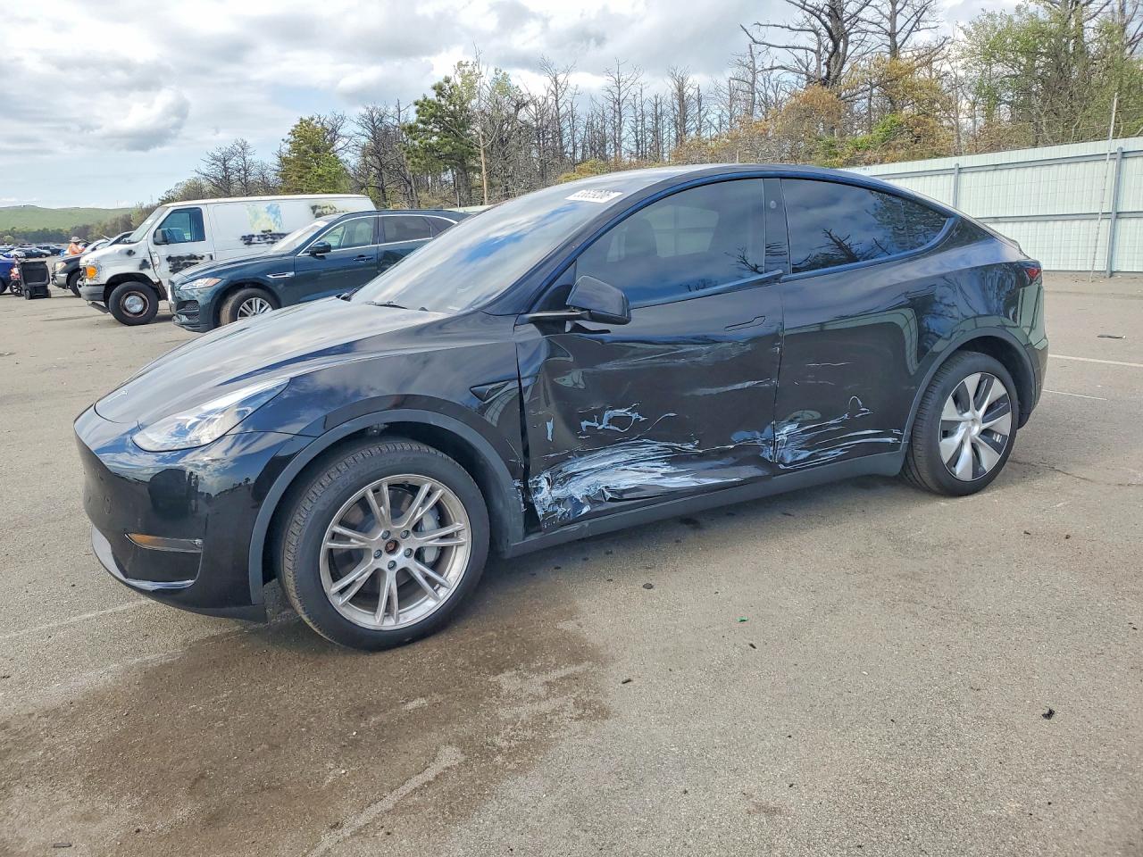 7SAYGAEE4RF009102 · 2024 TESLA MODEL Y