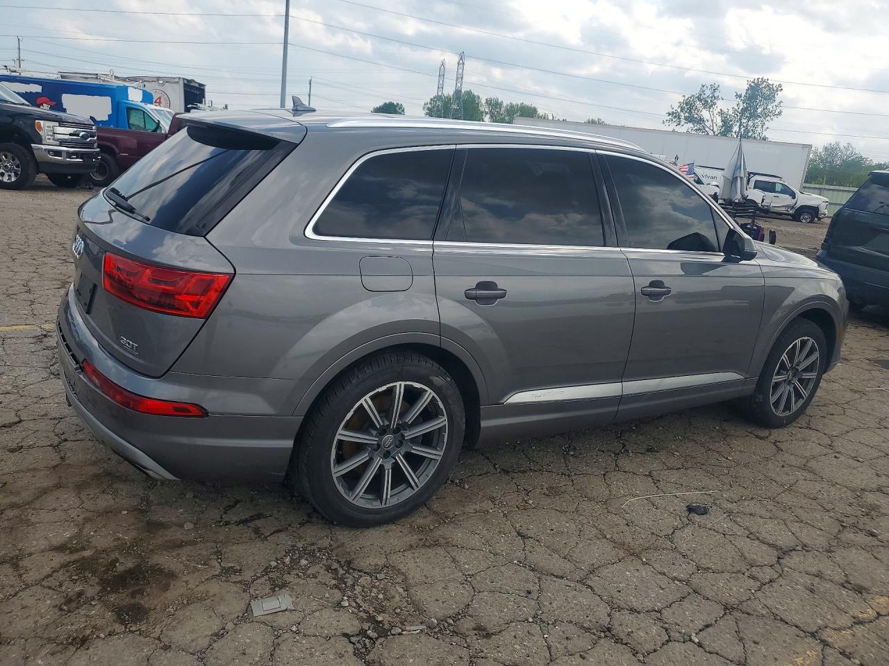 WA1LAAF71HD001547 · 2017 AUDI Q7 · 3/13