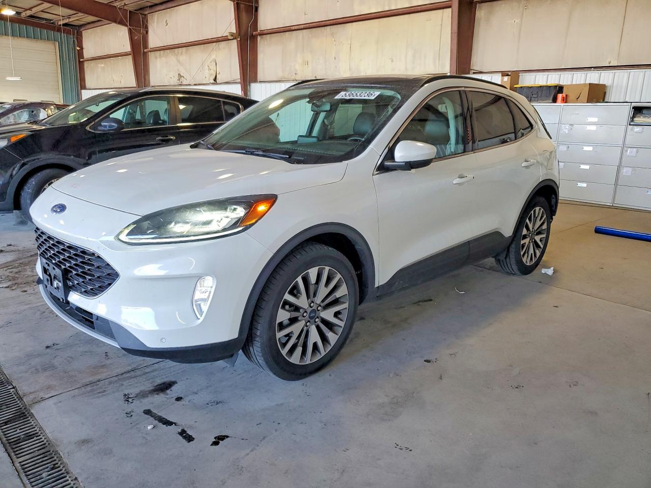 1FMCU9J91NUA33975 · 2022 FORD ESCAPE