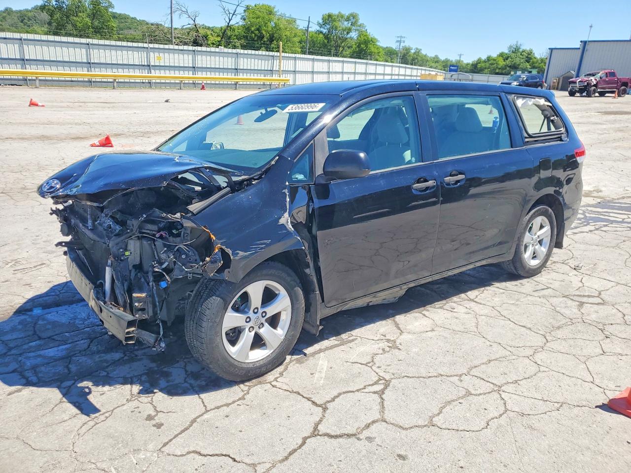 5TDZK3DC8ES480963 · 2014 TOYOTA SIENNA