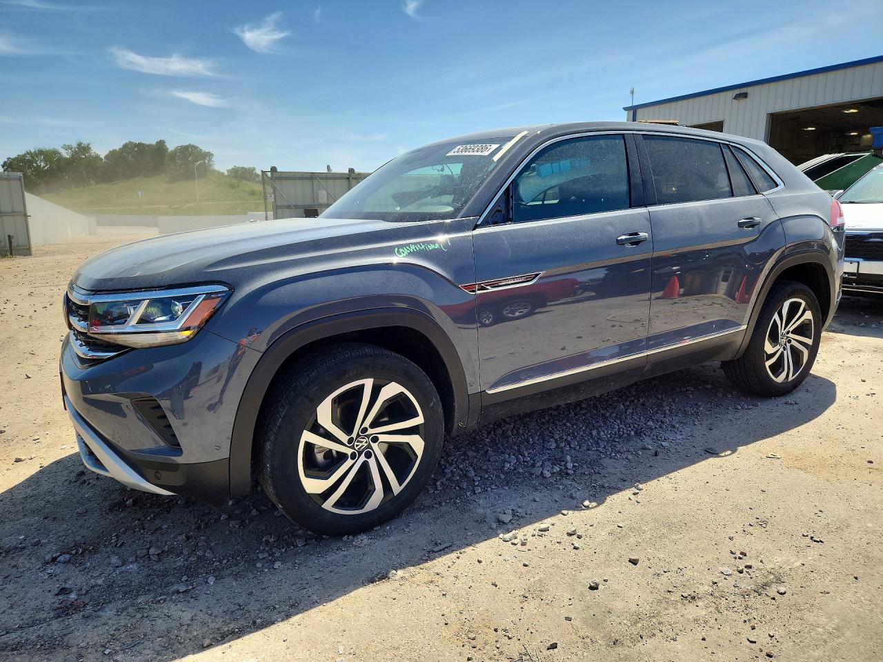 1V2BC2CA2NC213570 · 2022 VOLKSWAGEN ATLAS