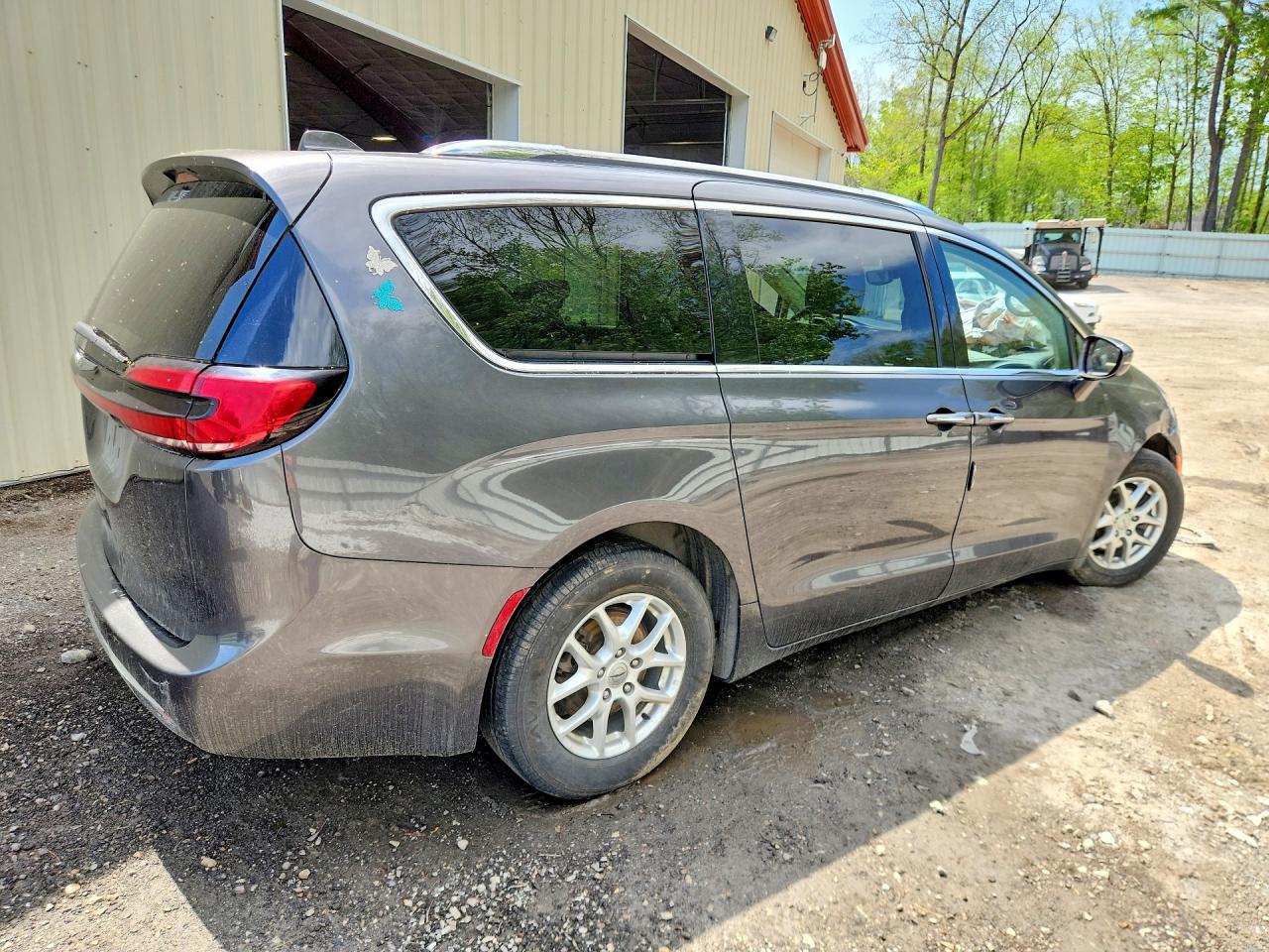 2C4RC1BG4MR593582 · 2021 CHRYSLER PACIFICA · 3/13