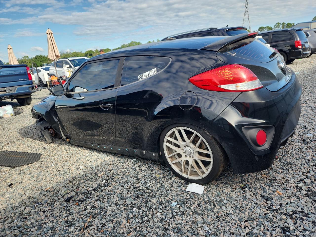 KMHTC6AE6GU303736 · 2016 HYUNDAI VELOSTER · 2/12
