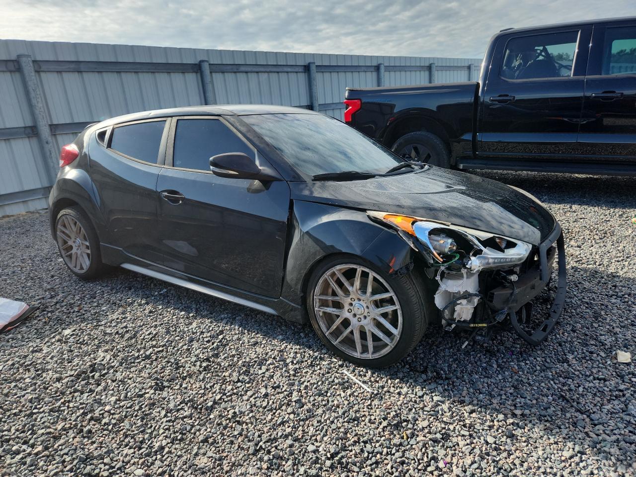 KMHTC6AE6GU303736 · 2016 HYUNDAI VELOSTER · 4/12