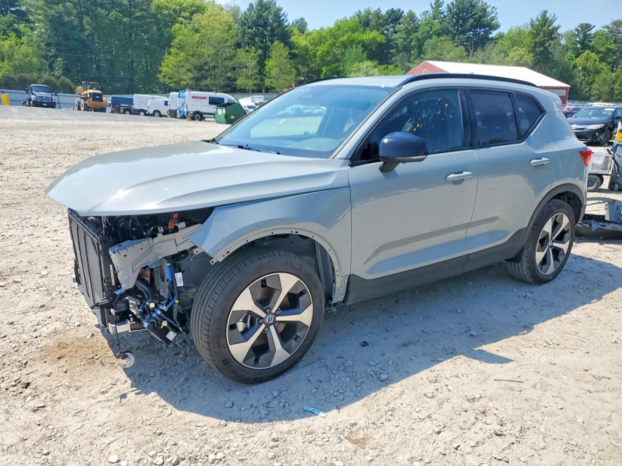 YV4L12UC9T2710921 · 2026 VOLVO XC40
