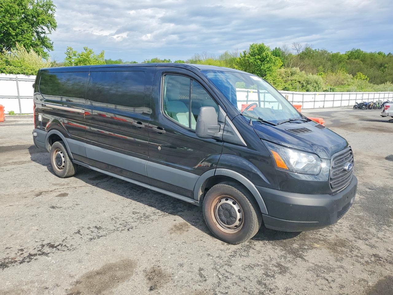1FTYR2YGXFKA20226 · 2015 FORD TRANSIT · 4/13