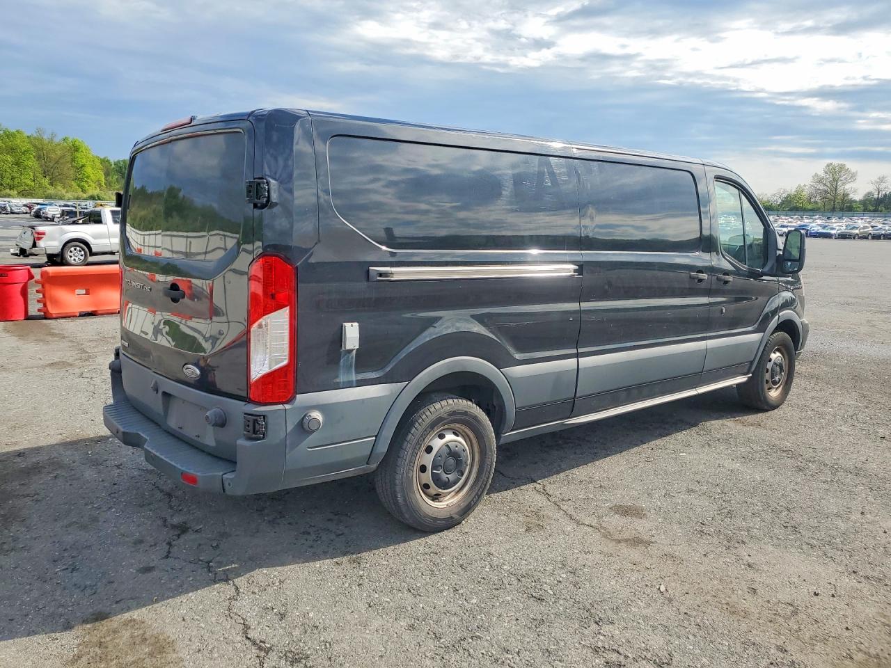1FTYR2YGXFKA20226 · 2015 FORD TRANSIT · 3/13