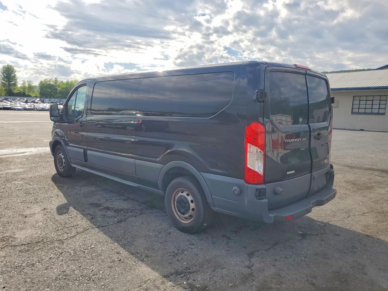 1FTYR2YGXFKA20226 · 2015 FORD TRANSIT · 2/13
