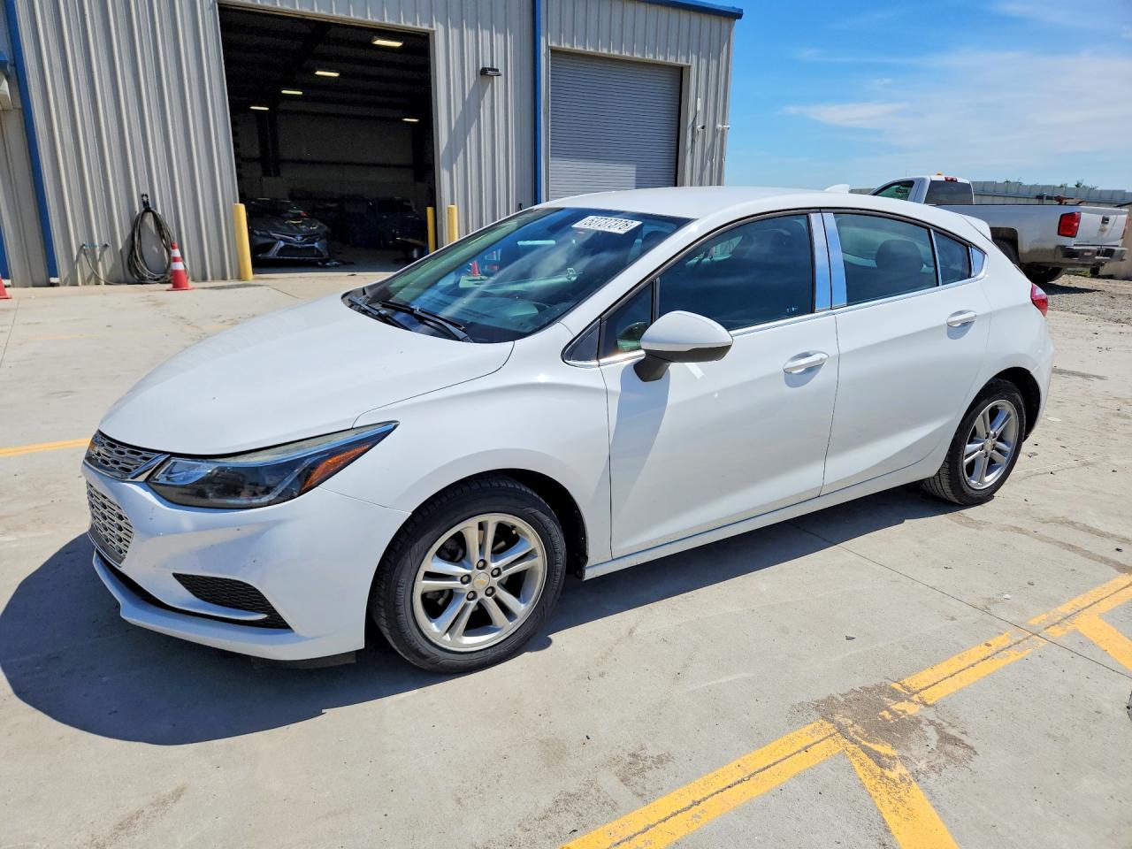 3G1BE6SM6JS611702 · 2018 CHEVROLET CRUZE