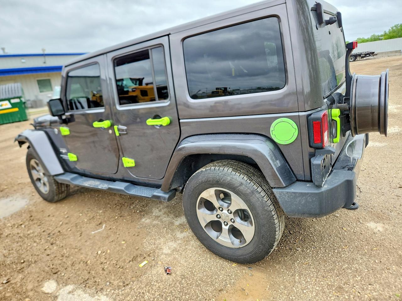 1C4BJWEG0HL507215 · 2017 JEEP WRANGLER UNLIMITED · 2/13