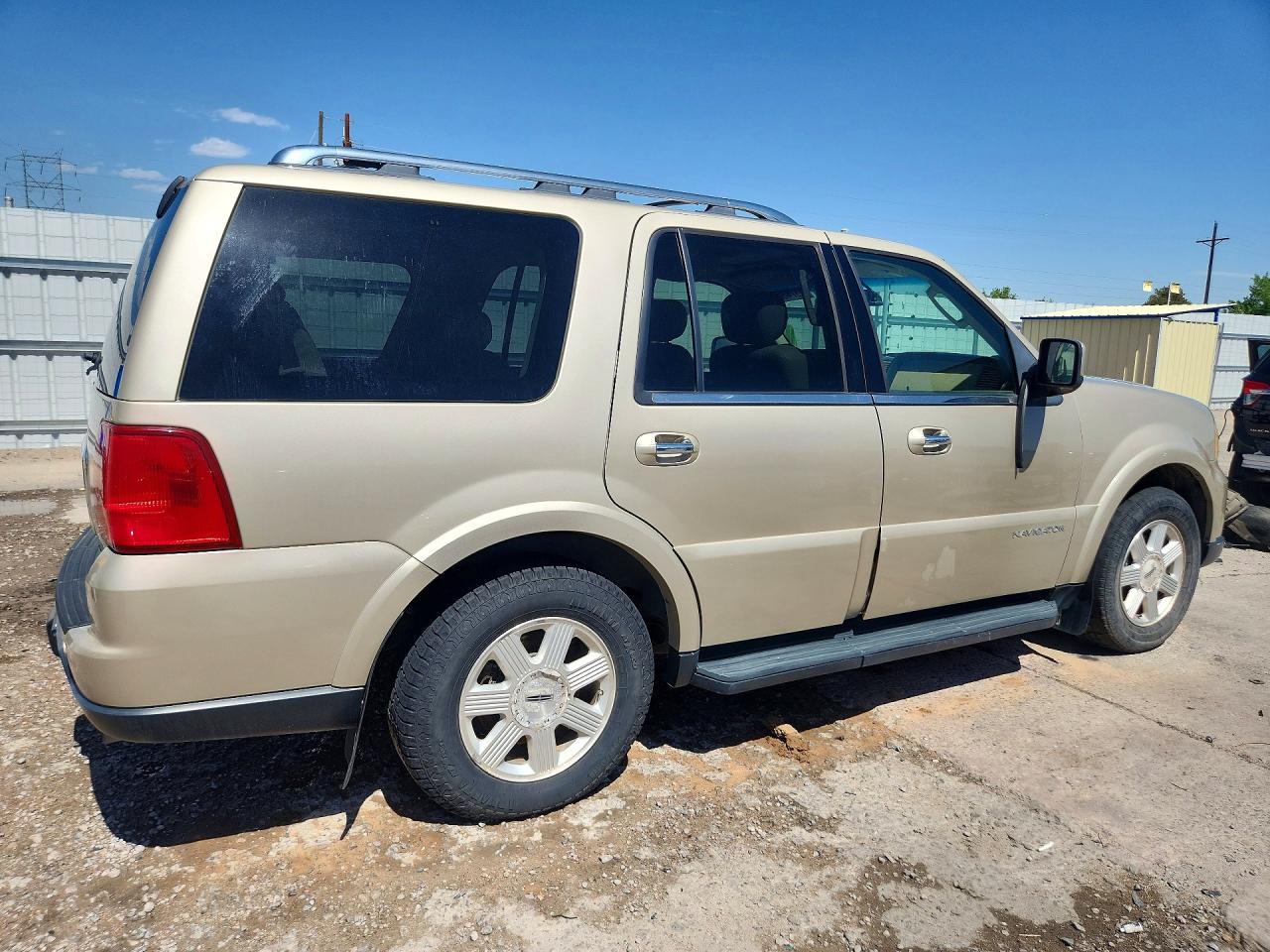 5LMFU28535LJ08122 · 2005 LINCOLN NAVIGATOR · 3/14