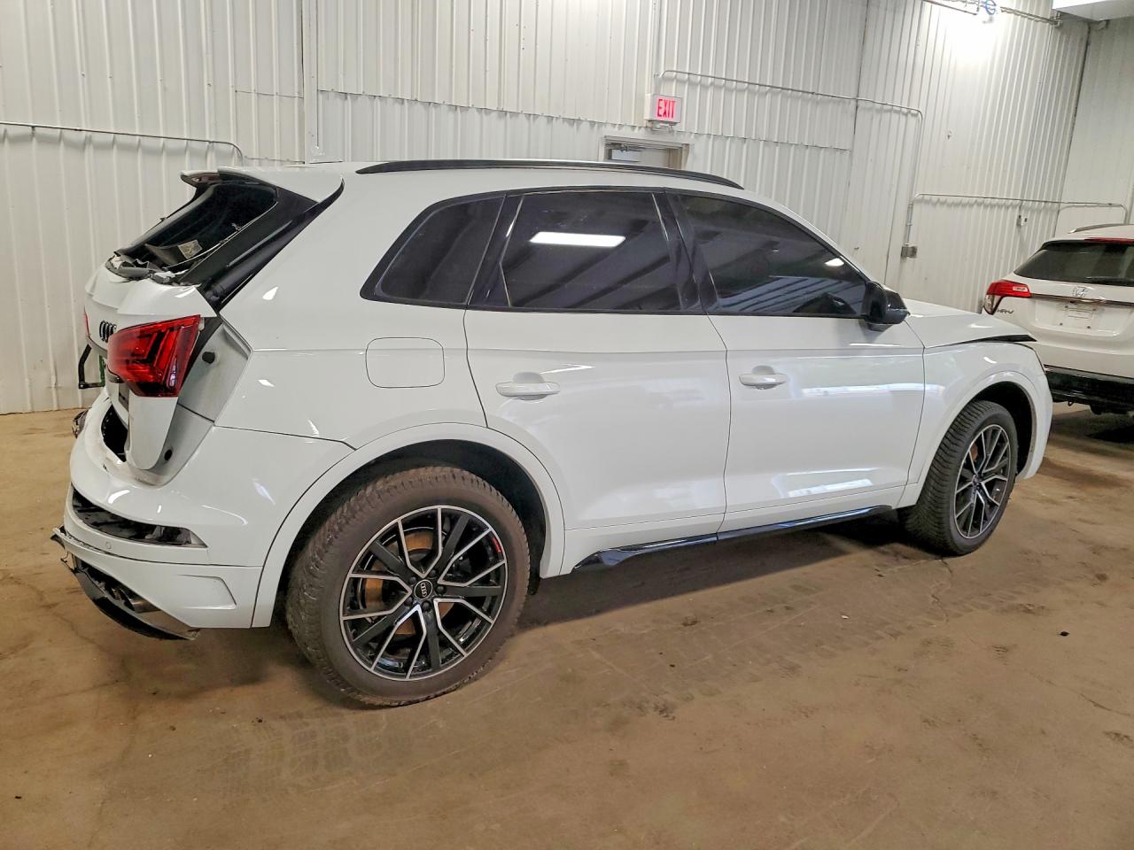 WA1B4AFY3N2134961 · 2022 AUDI SQ5 · 3/13