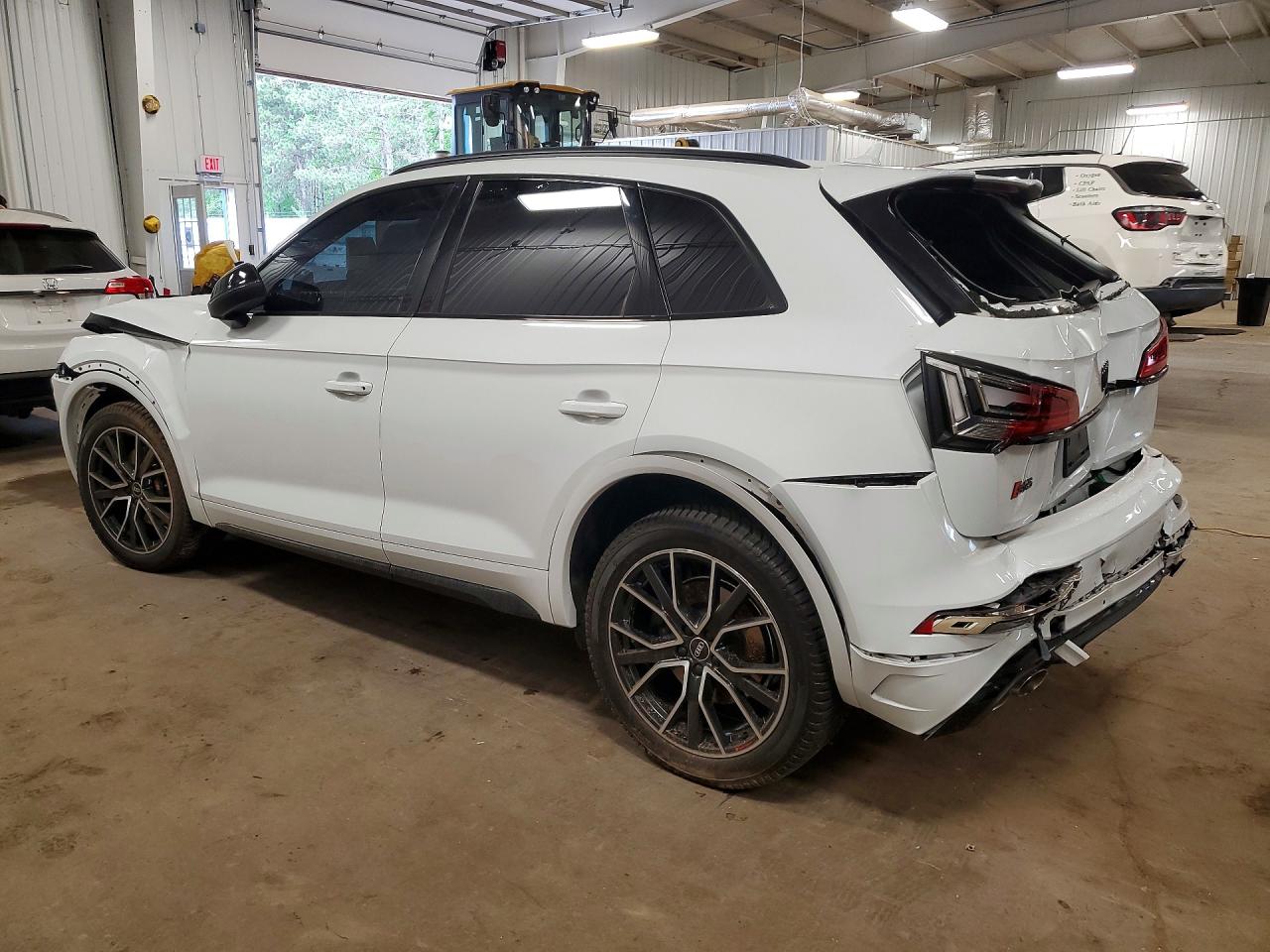 WA1B4AFY3N2134961 · 2022 AUDI SQ5 · 2/13