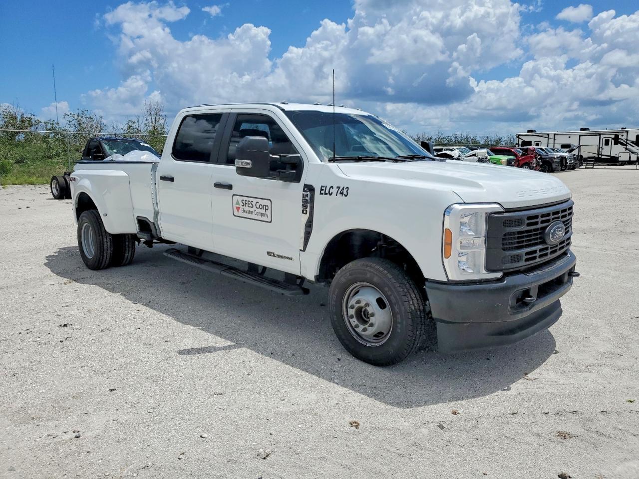 1FT8W3DT6REF30979 · 2024 FORD F350