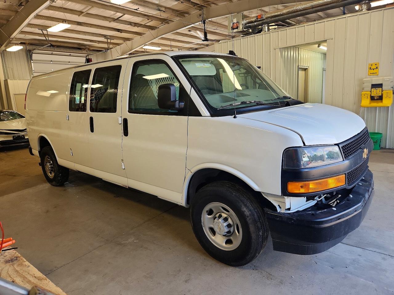 1GCWGBFP3R1250393 · 2024 CHEVROLET EXPRESS G2500 · 4/13