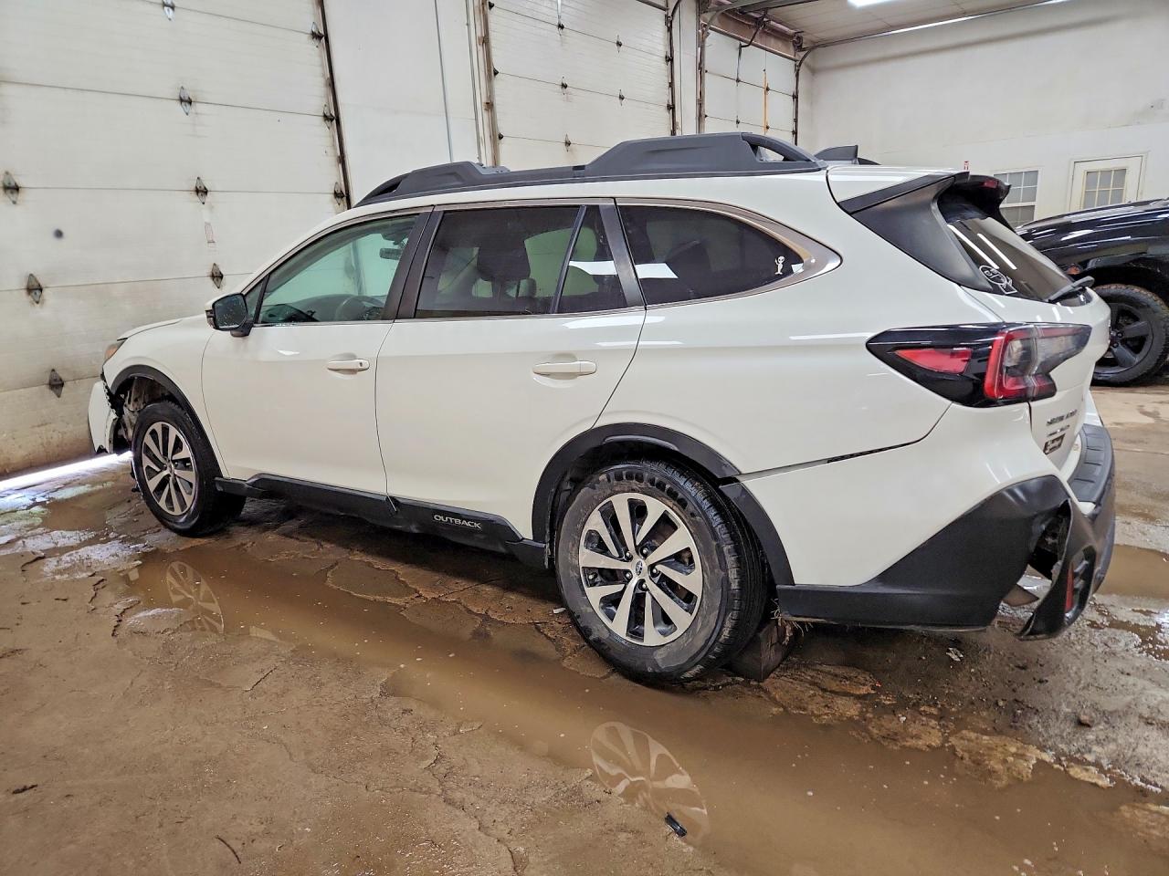 4S4BTAEC6L3178907 · 2020 SUBARU OUTBACK · 2/13