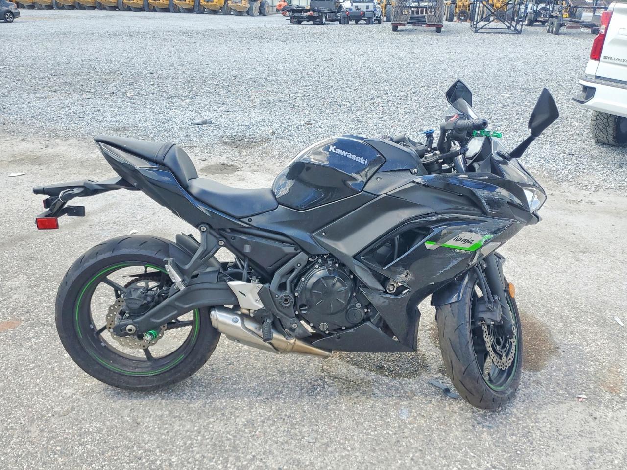 ML5EXER14SDAE4727 · 2025 KAWASAKI EX650