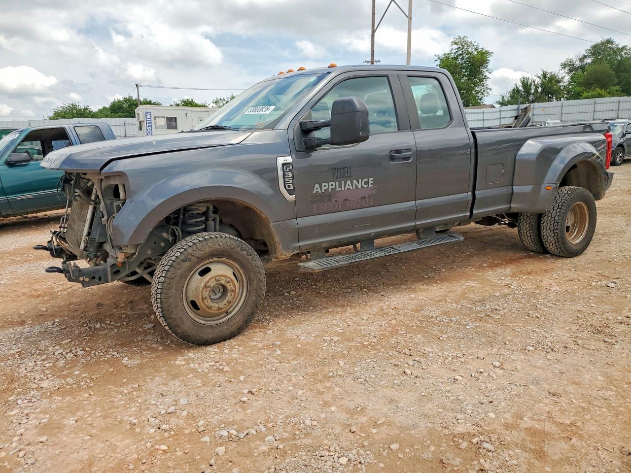 1FT8X3D65HED17480 · 2017 FORD F350