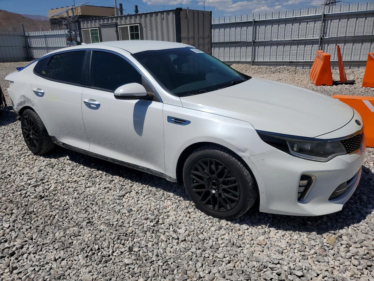 5XXGT4L34JG228554 · 2018 KIA OPTIMA · 4/13