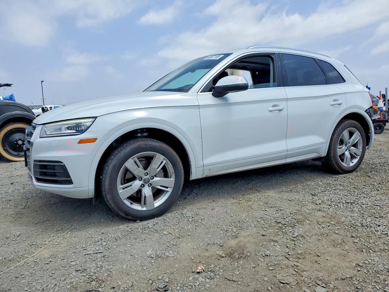 WA1ANAFYXK2103632 · 2019 AUDI Q5