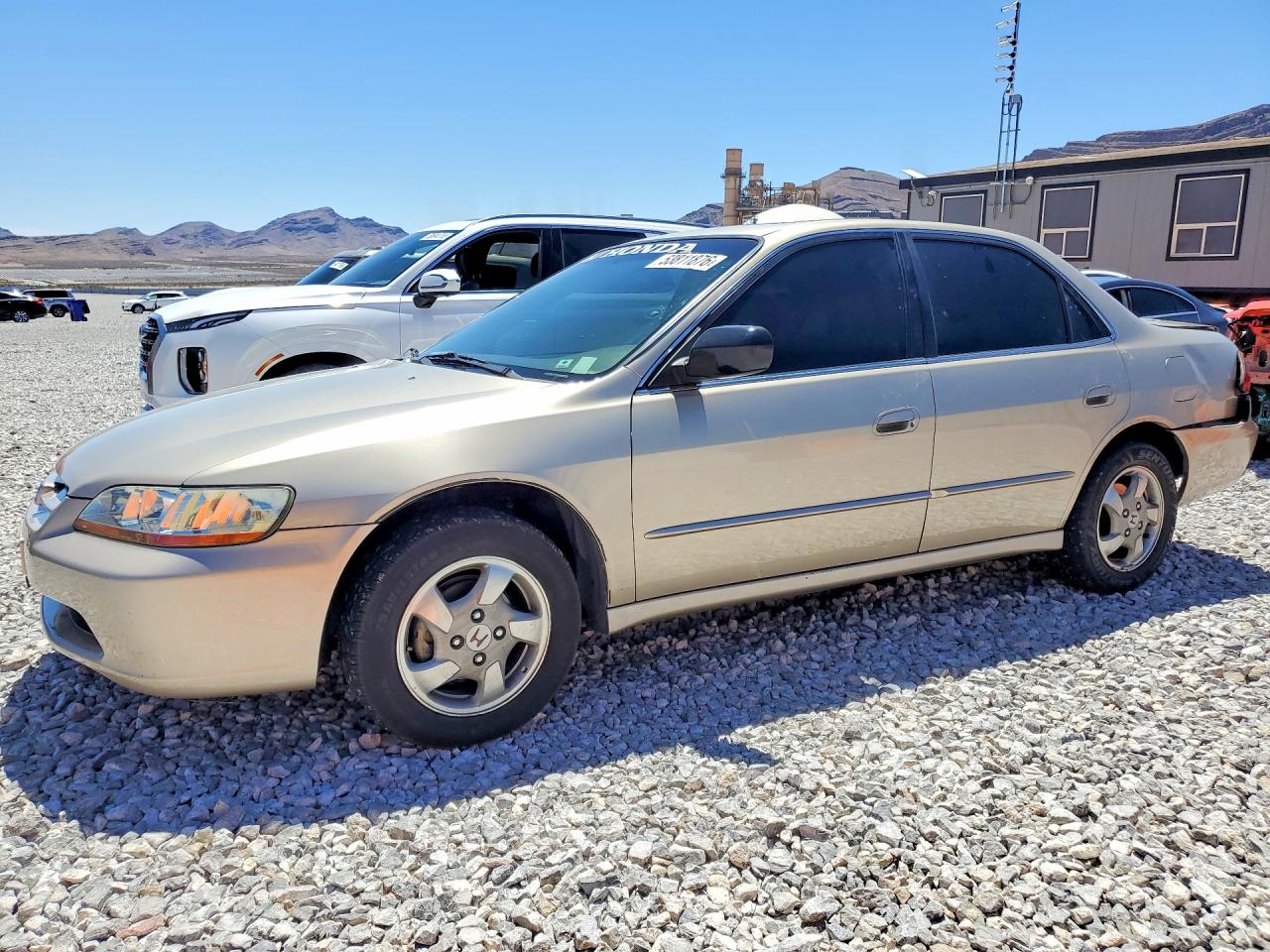 JHMCG5663YC038090 · 2000 HONDA ACCORD