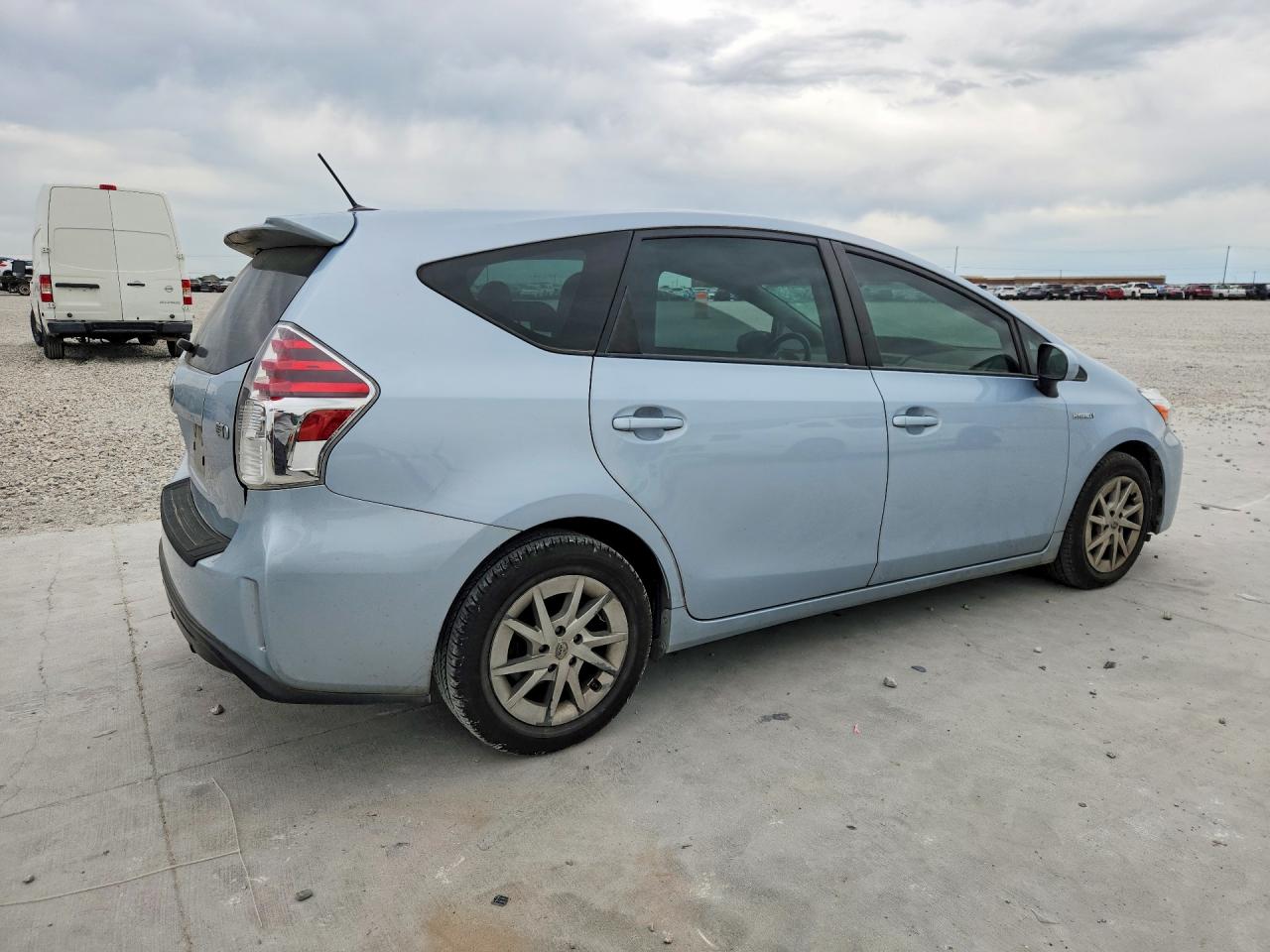 JTDZN3EU8GJ047674 · 2016 TOYOTA PRIUS V · 3/12
