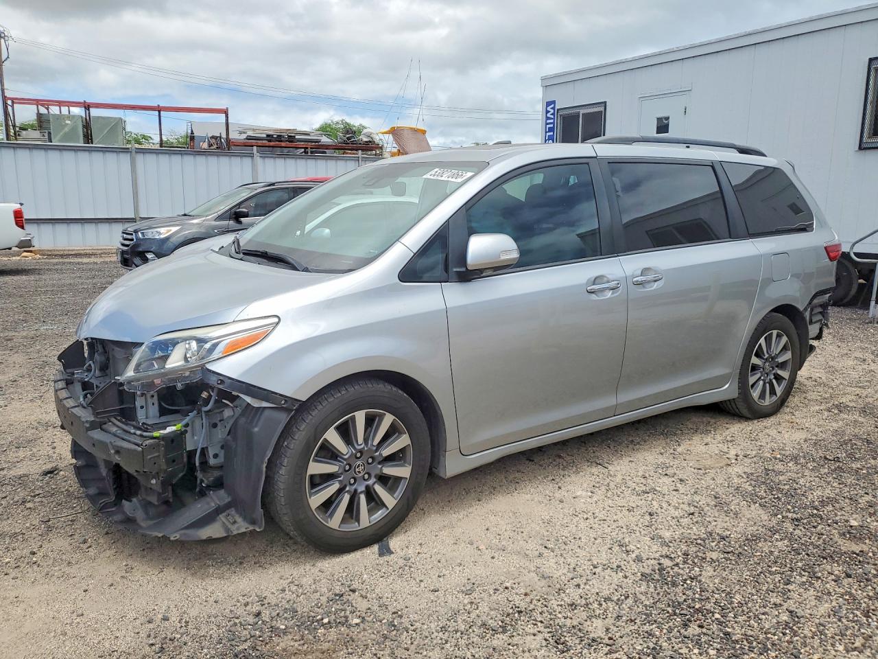 5TDYZ3DC9LS076509 · 2020 TOYOTA SIENNA