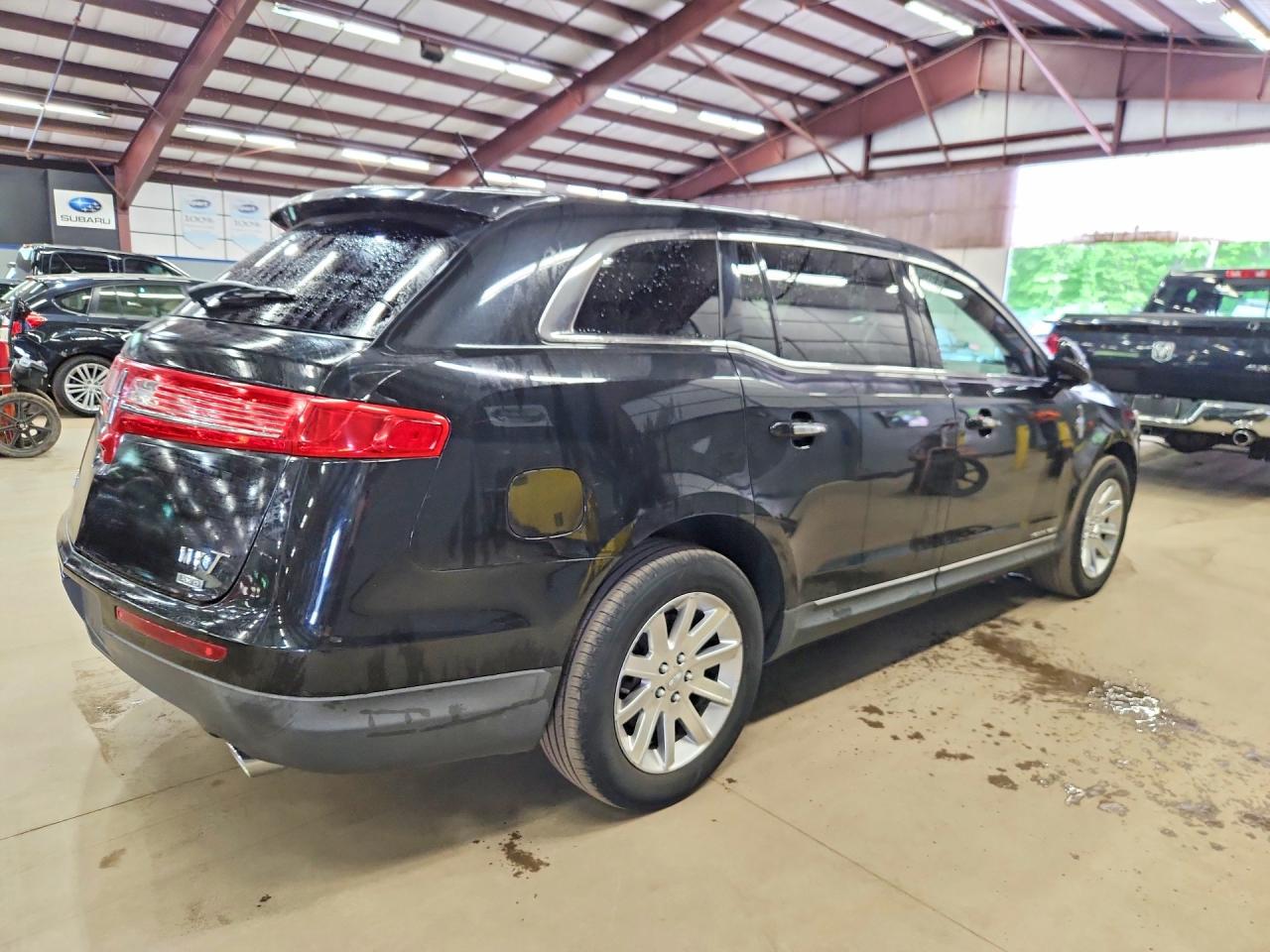 2LMHJ5NK7EBL55938 · 2014 LINCOLN MKT · 3/13