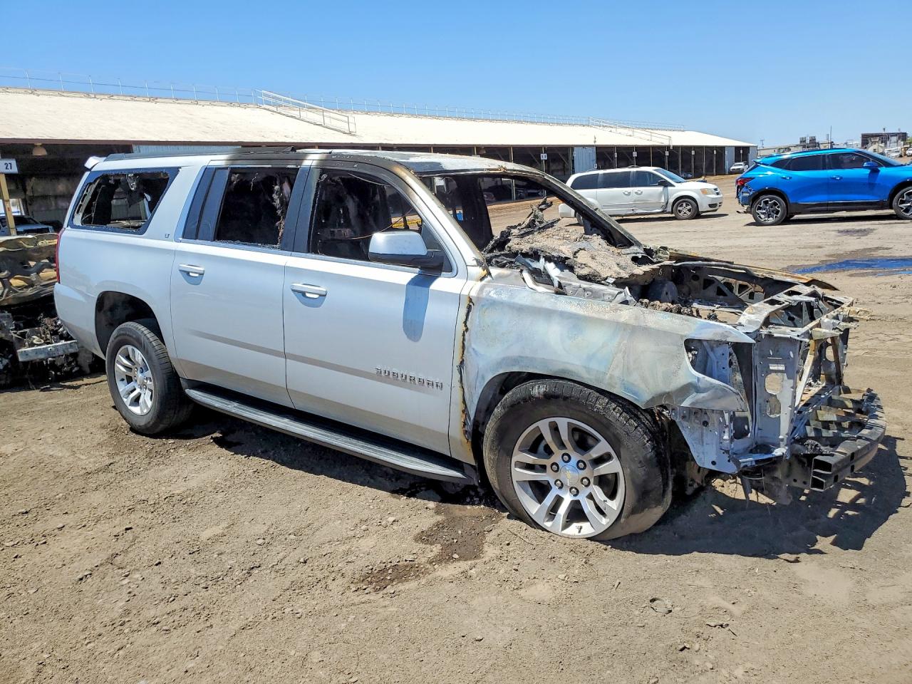 1GNSCHKC6HR406739 · 2017 CHEVROLET SUBURBAN · 4/13