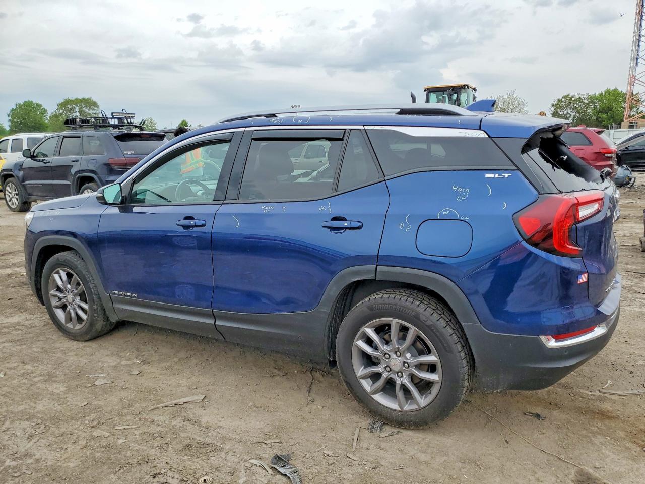 3GKALVEV8NL126604 · 2022 GMC TERRAIN · 2/13