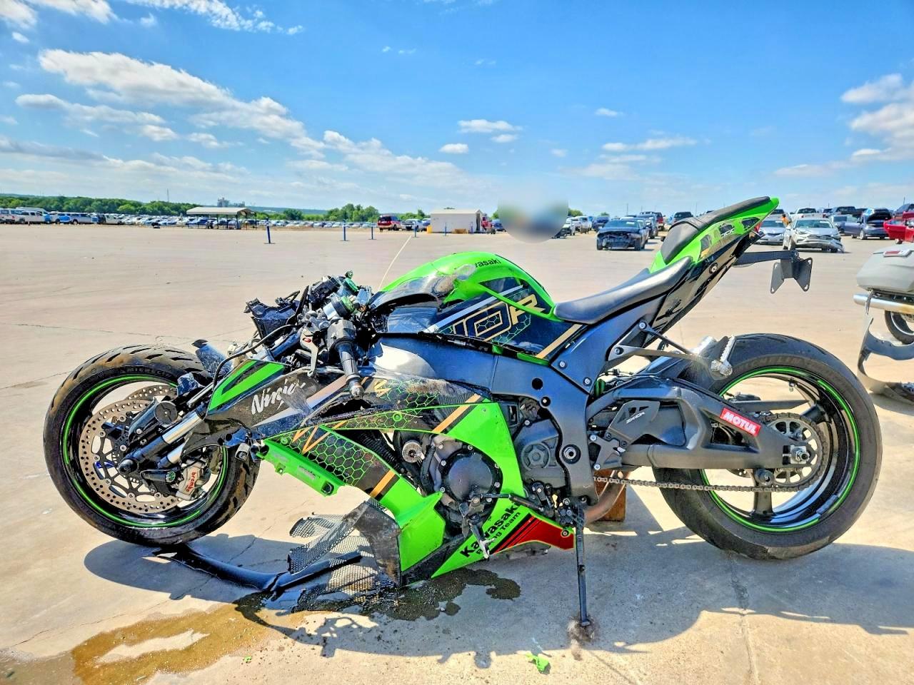JKBZXVE11LA004743 · 2020 KAWASAKI ZX1002 · 3/10