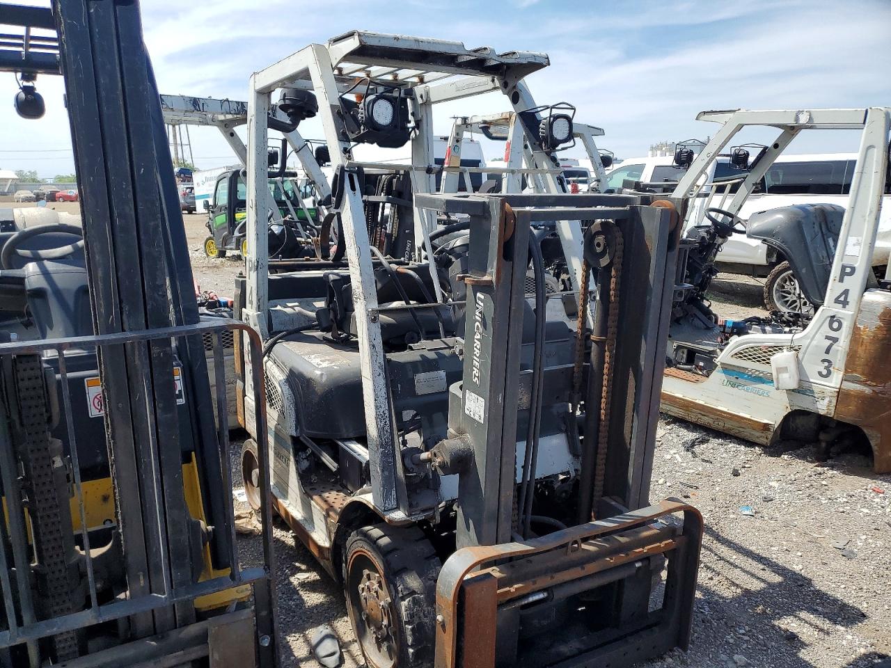 2016 UNICARIERS FORKLIFT