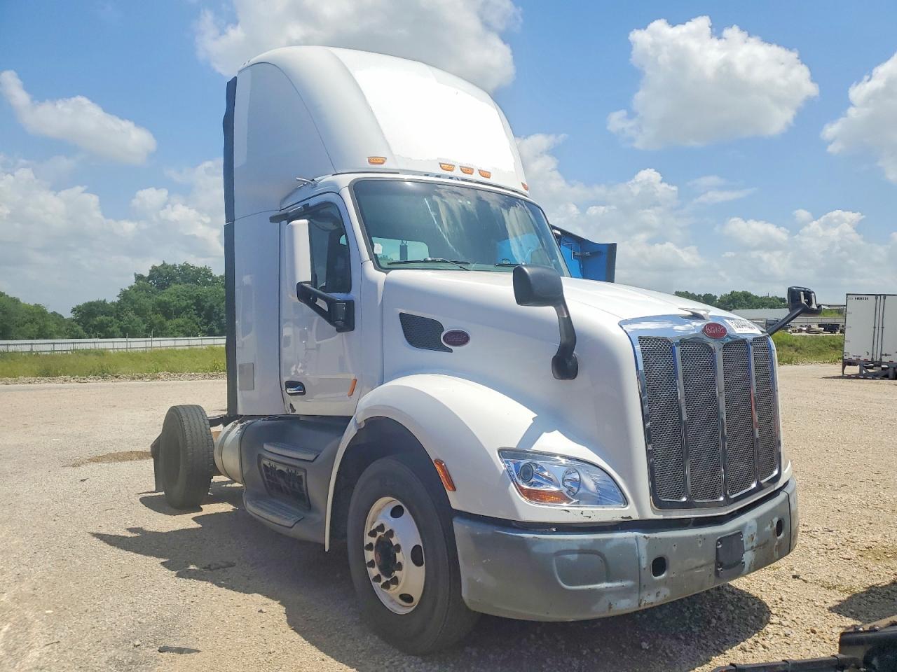 1XPBA48X6HD409511 · 2017 PETERBILT 579