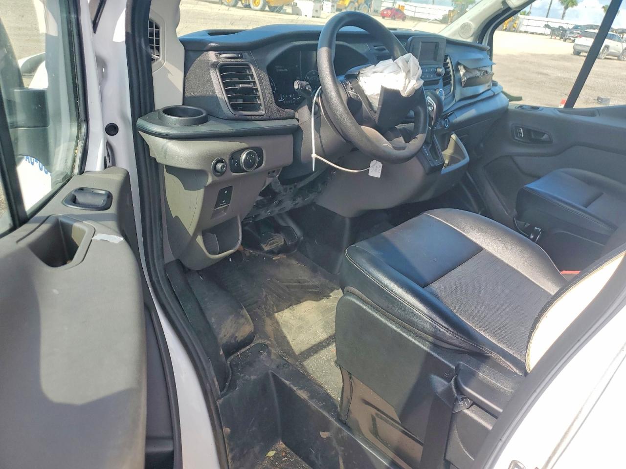 1FTYE1C8XRKB22409 · 2024 FORD TRANSIT · 8/13