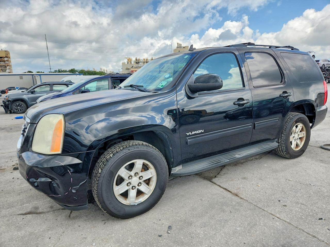 1GKS1AE08BR293976 · 2011 GMC YUKON