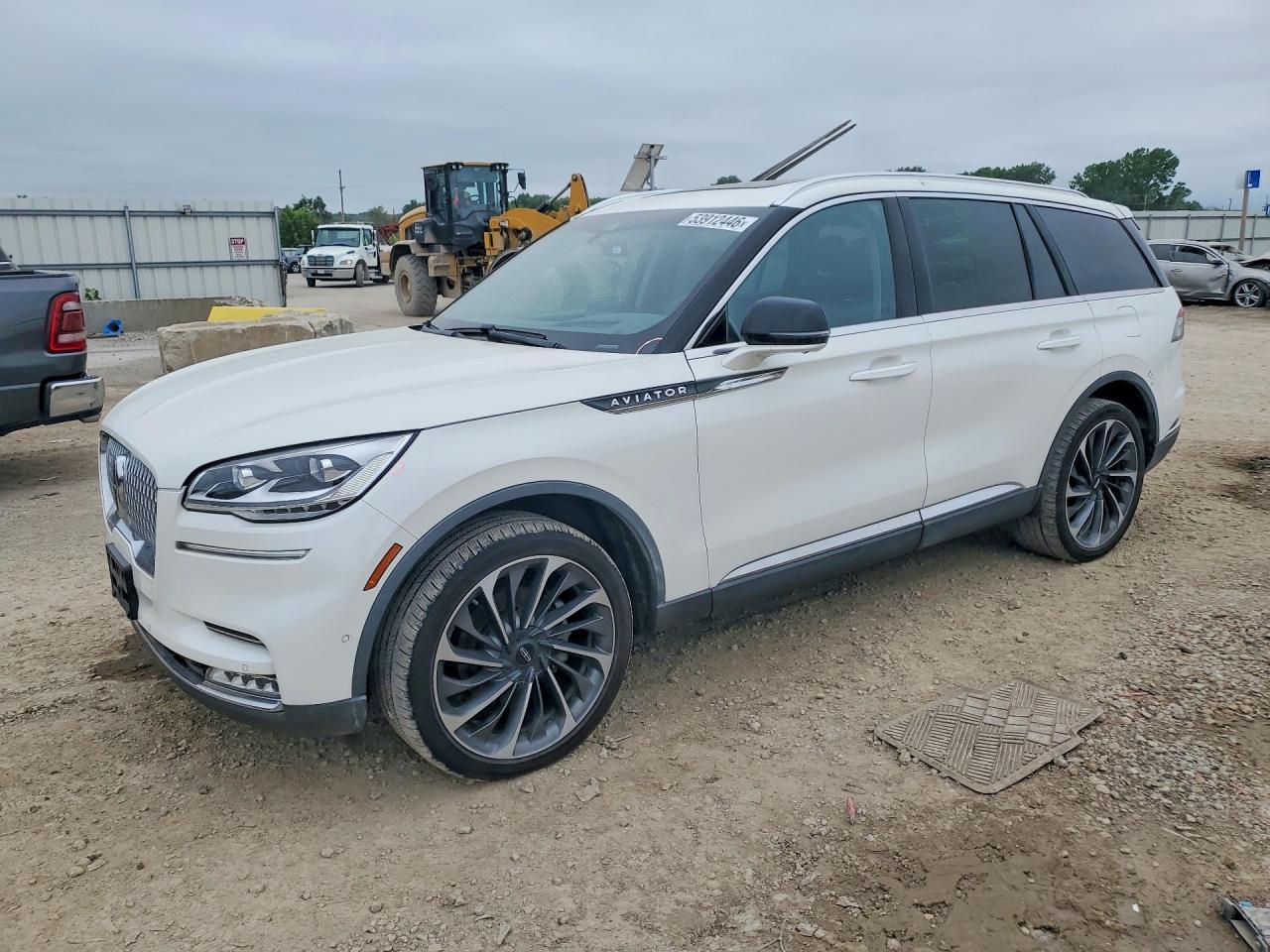 5LM5J7XC2LGL22560 · 2020 LINCOLN AVIATOR