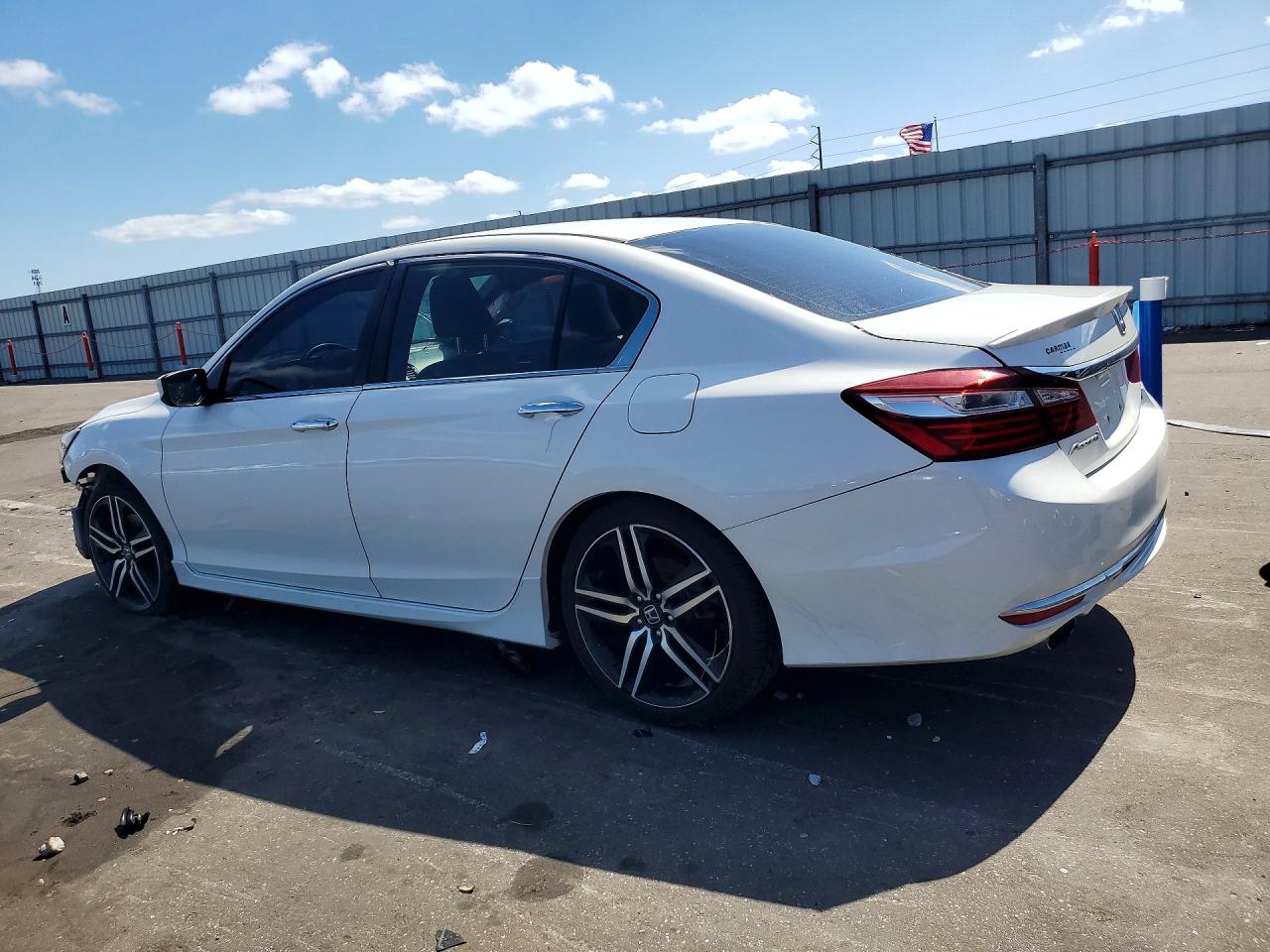 1HGCR2F10HA080714 · 2017 HONDA ACCORD · 2/13