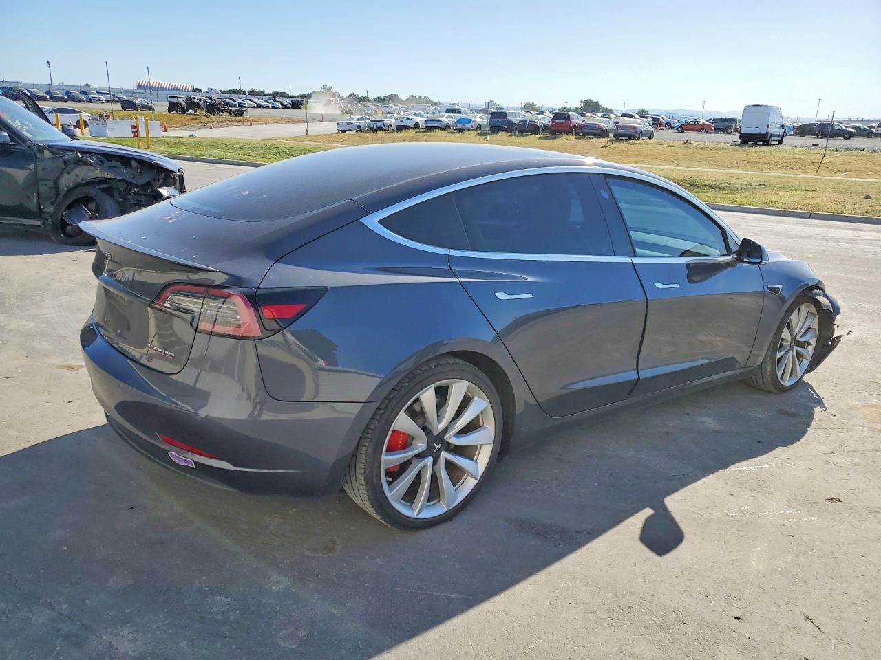 5YJ3E1EBXJF079372 · 2018 TESLA MODEL 3 · 3/12