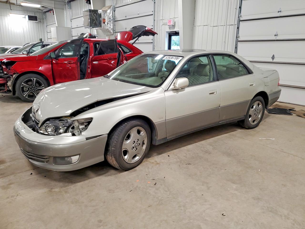 JT8BF28G410322399 · 2001 LEXUS ES