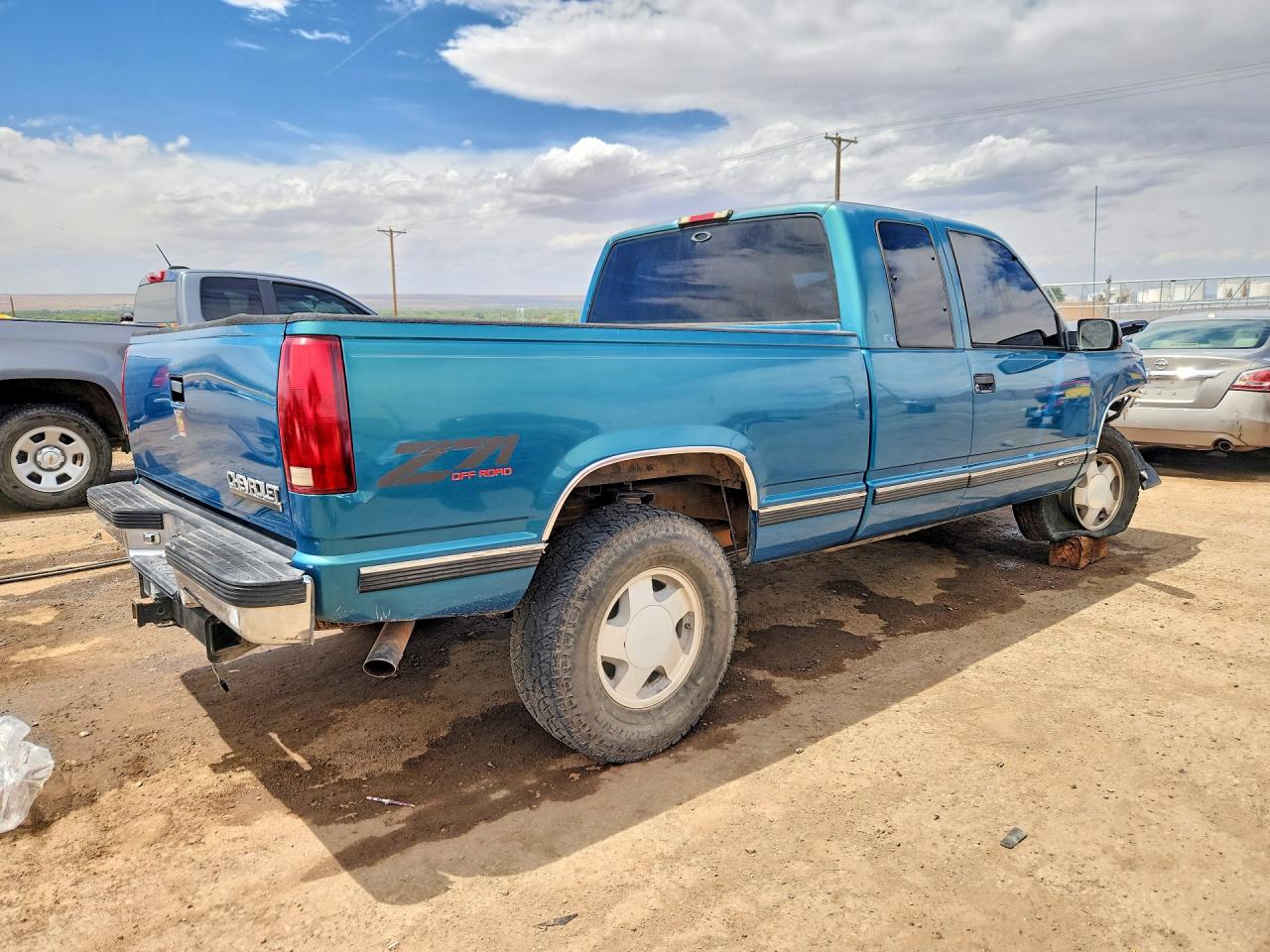 1GCEK19R1WE117136 · 1998 CHEVROLET GMT-400 · 3/12