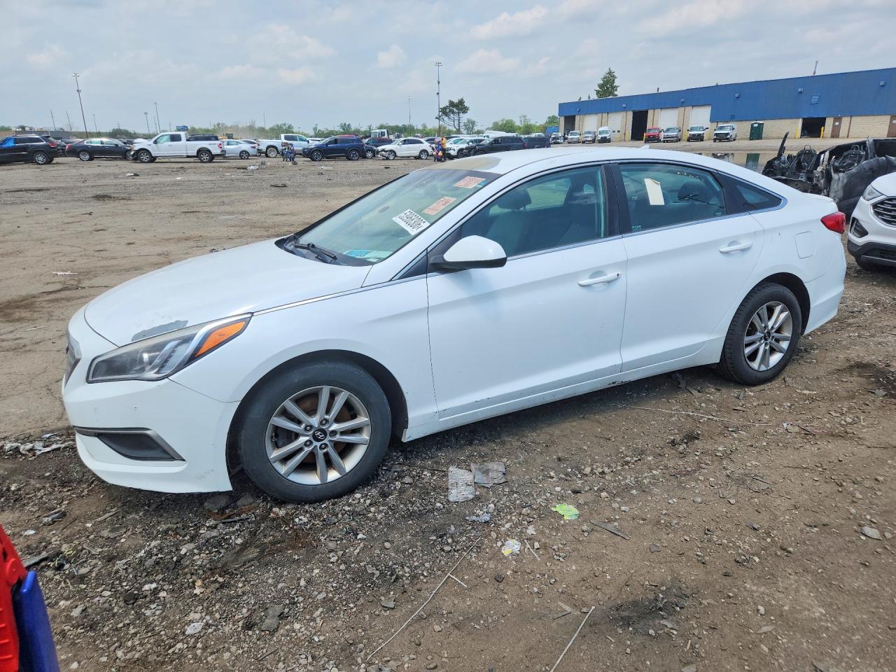 5NPE24AF0HH586627 · 2017 HYUNDAI SONATA