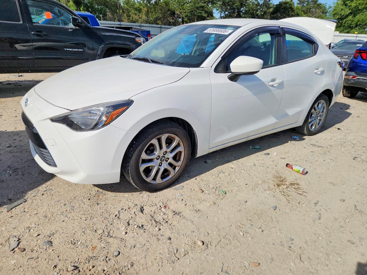 3MYDLBYV5HY192622 · 2017 TOYOTA YARIS IA