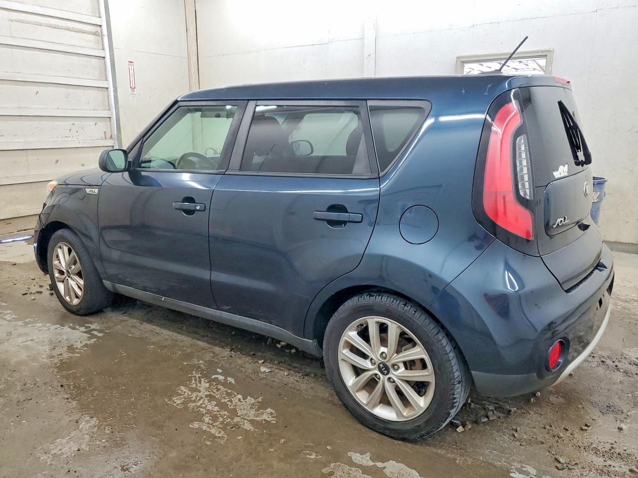 KNDJP3A55J7506203 · 2018 KIA SOUL · 2/13