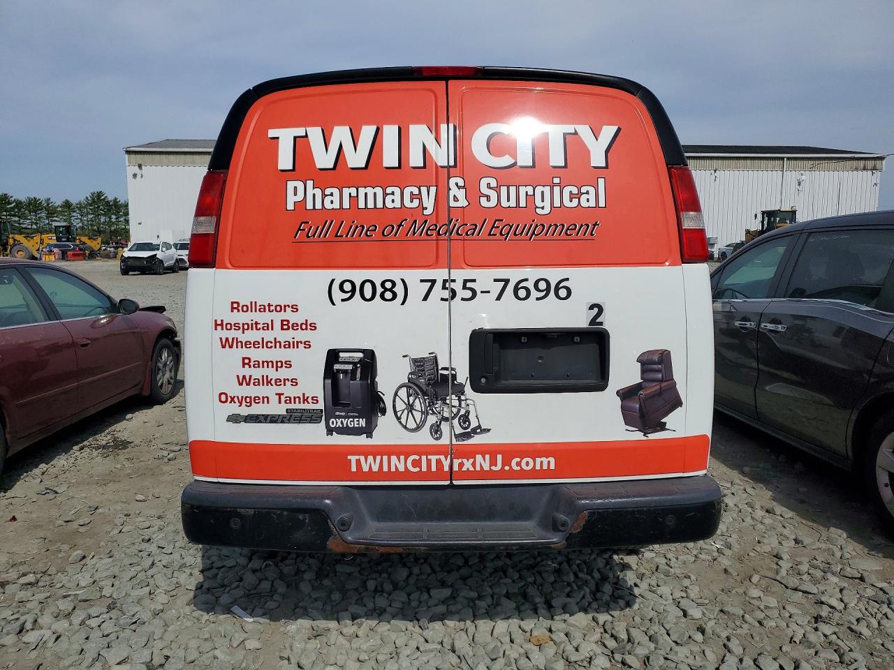 1GCWGAFF2G1233163 · 2016 CHEVROLET EXPRESS G2500 · 6/13