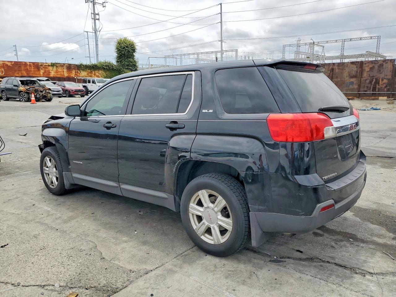 2GKALMEK2F6425852 · 2015 GMC TERRAIN · 2/13