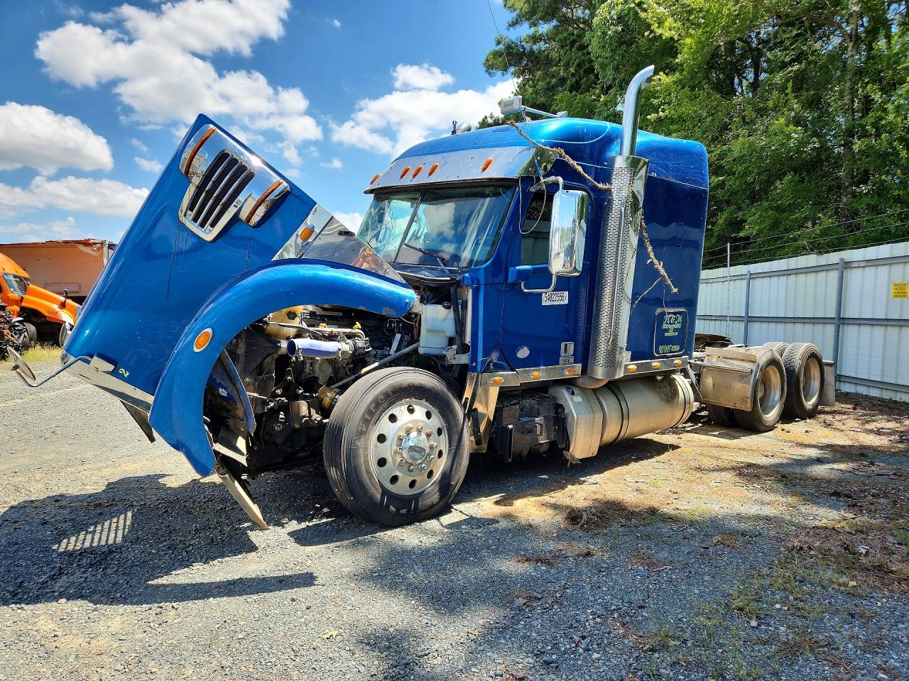 3AKJGNDR2LDLS4769 · 2020 FREIGHTLINER 122SD