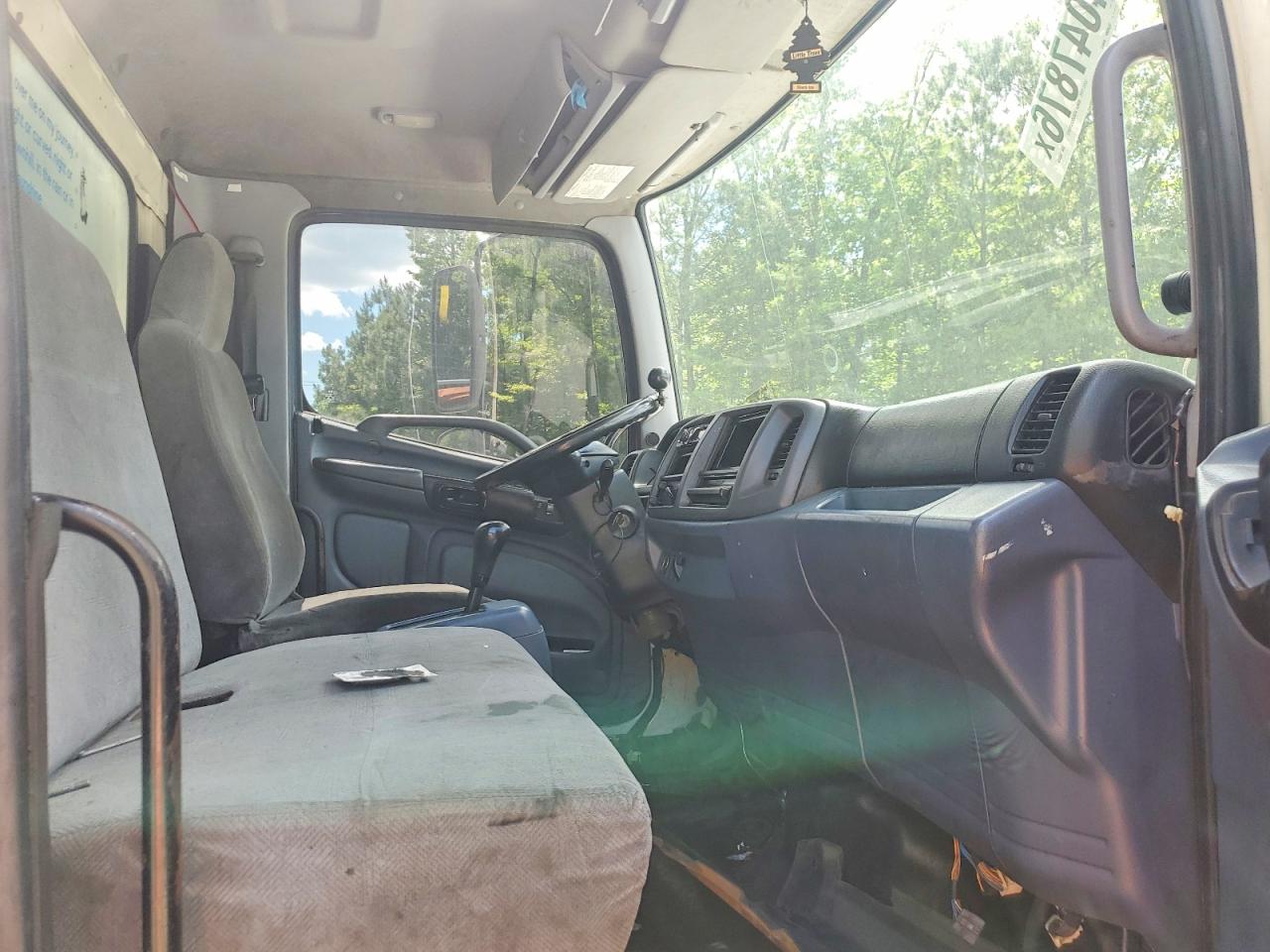 5PVNE8JV372S50220 · 2007 HINO HINO 268 · 5/10
