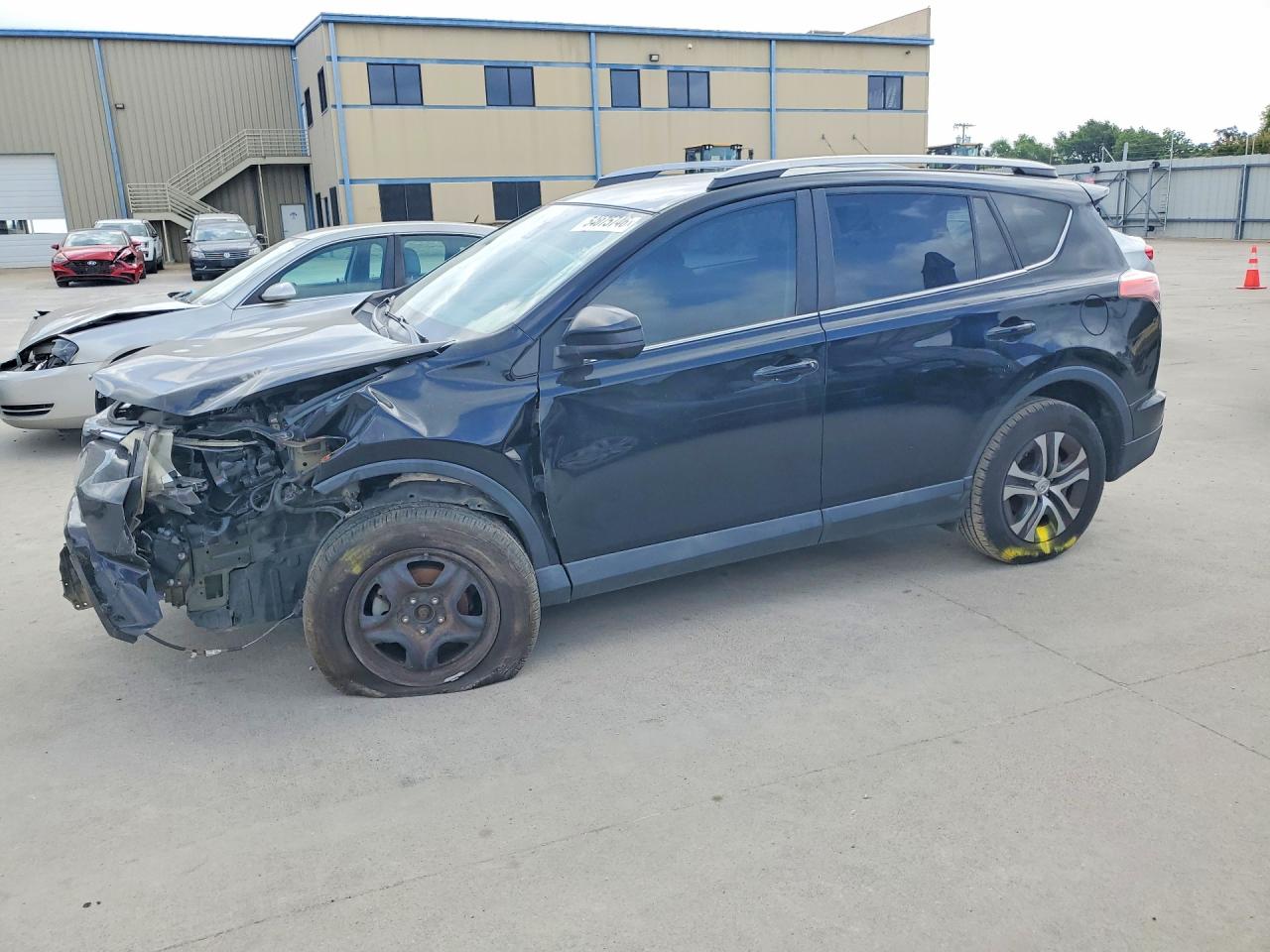 2T3ZFREV2JW495121 · 2018 TOYOTA RAV4