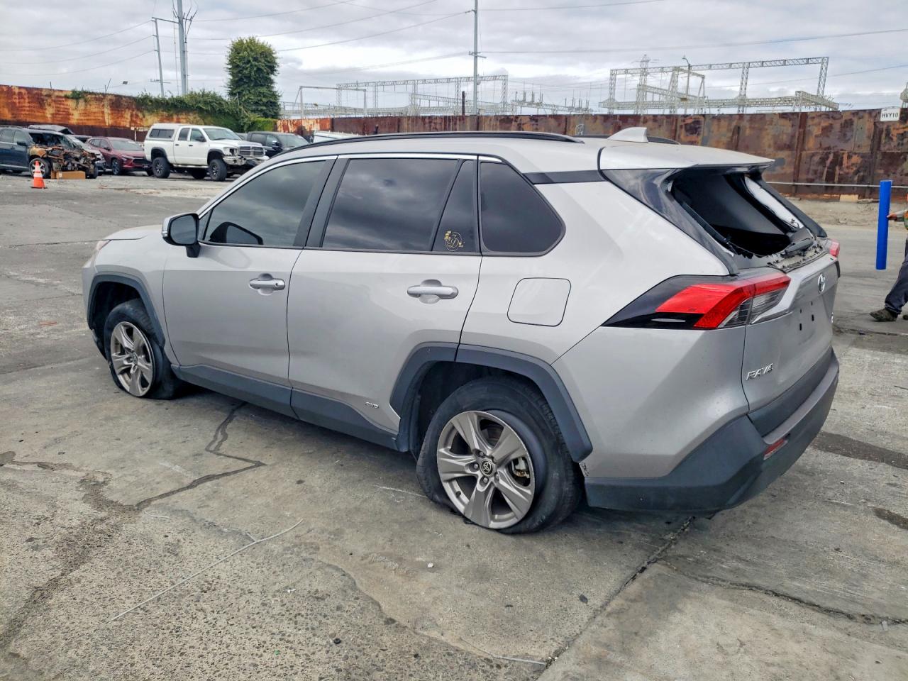 2T3RWRFVXRW222633 · 2024 TOYOTA RAV4 HYBRID · 2/12