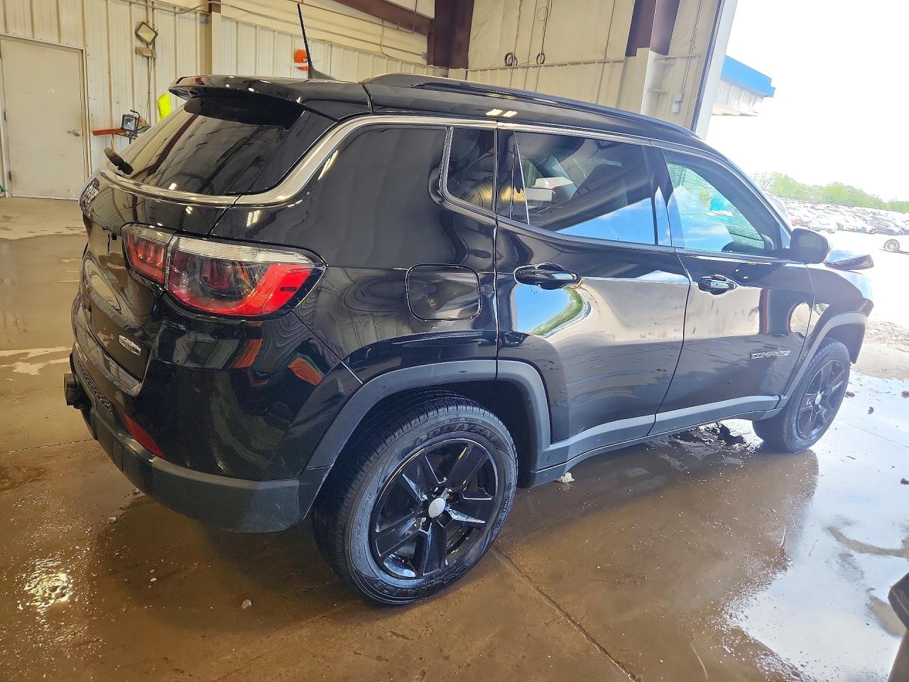 3C4NJDBB4NT121021 · 2022 JEEP COMPASS · 3/13